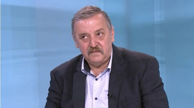 Проф. Кантарджиев: К-19 удря дихателната система, започва с потичане на бистър секрет от носа, а на втория ден...