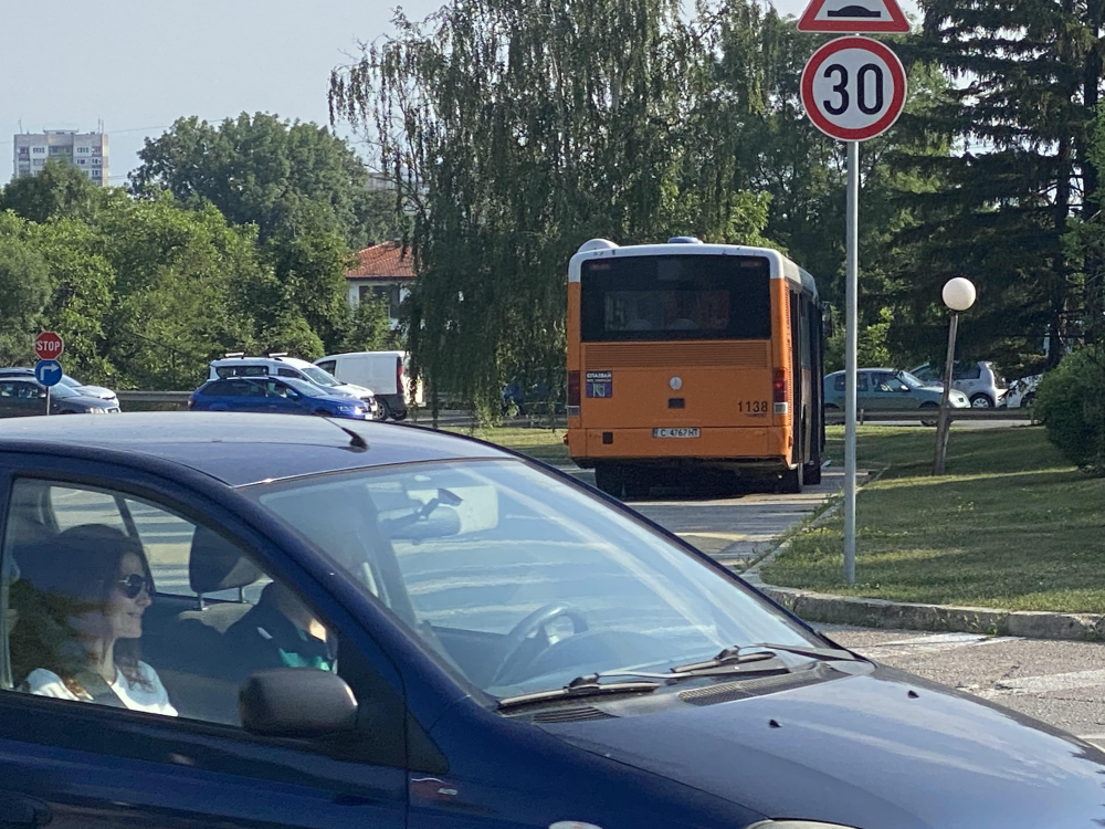 Автобус 304 е по-вреден и от най-опасния COVID-19! Защо общината позволява да се трови Витоша?