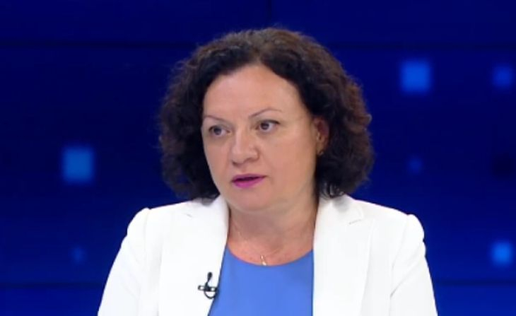 Ивелина Василева побесня заради багерите на Рилските езера 