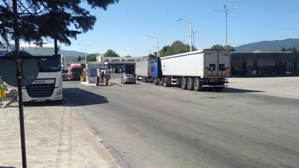СНИМКИ показват какво става на границата с Гърция заради новите мерки