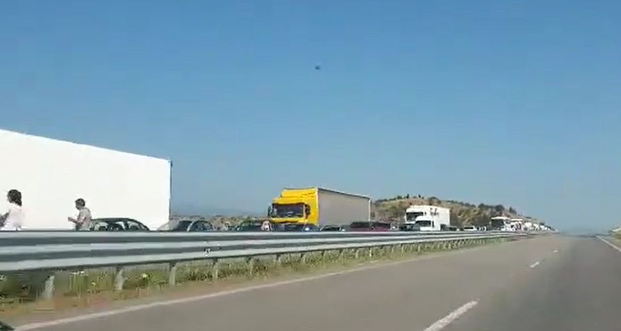 Само в БЛИЦ! На ГКПП Кулата е страшно ВИДЕО