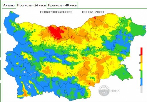 Тревога: Гръмотевици разбудиха София, опасно време сковава България! 