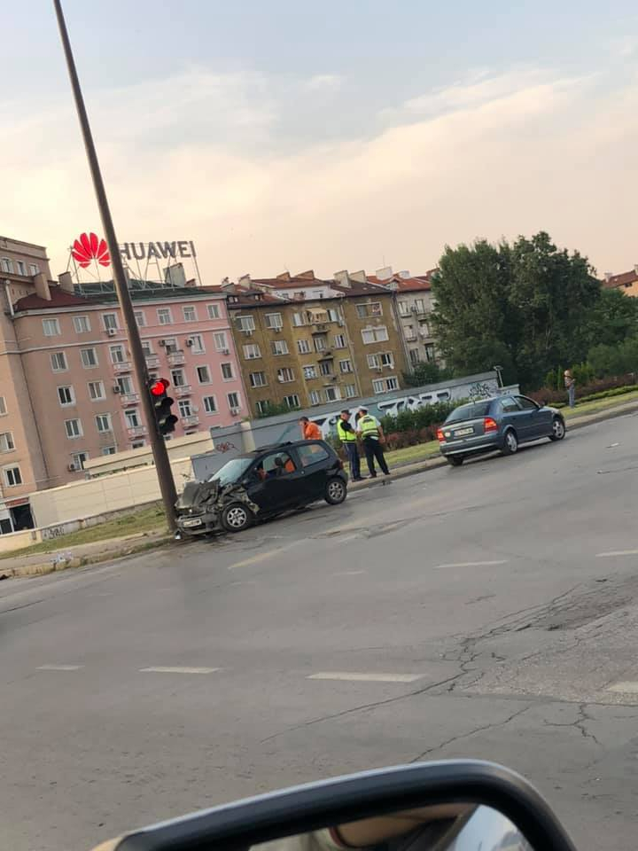 Извънредно в БЛИЦ: Кървав ужас блокира центъра на София ВИДЕО