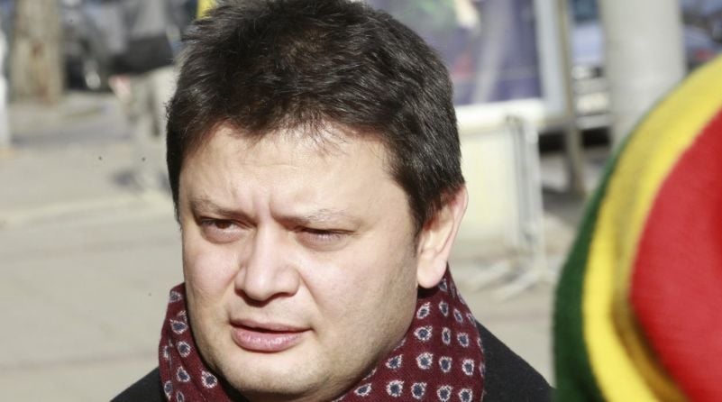 Полиция пази Николай Стайков след хвърлените яйца по апартамента му
