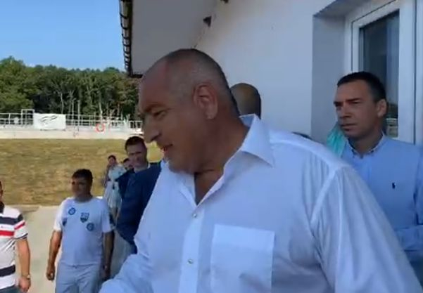 Борисов неуморен, от ранна заран в неделя вече... ВИДЕО
