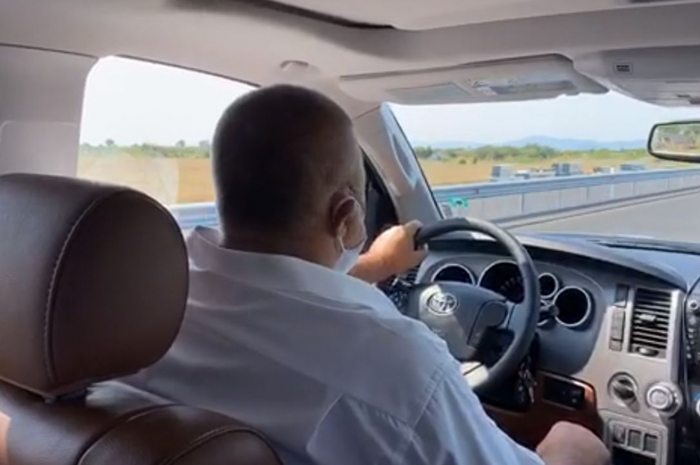 Борисов пак седна зад волана и... ВИДЕО