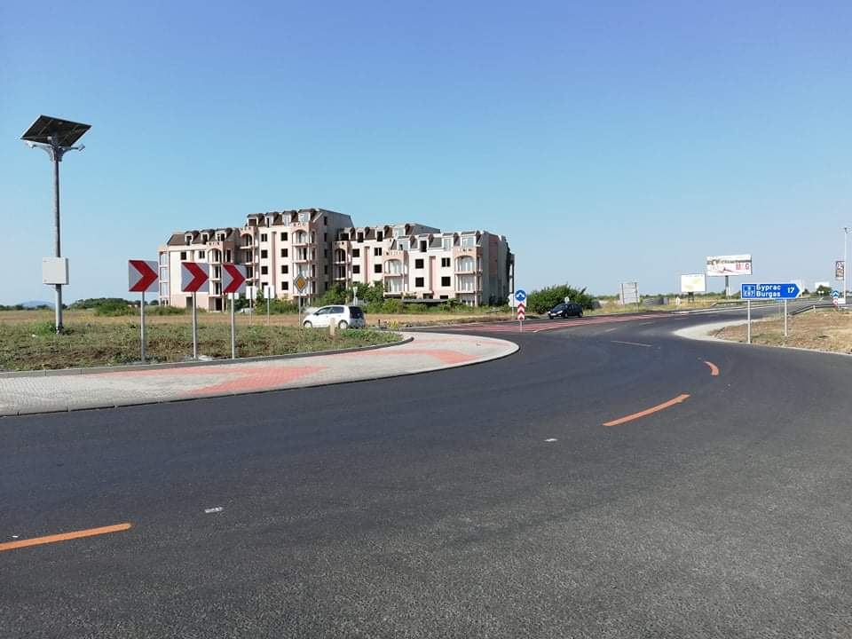 Борисов пак захапа Радев за магистралите