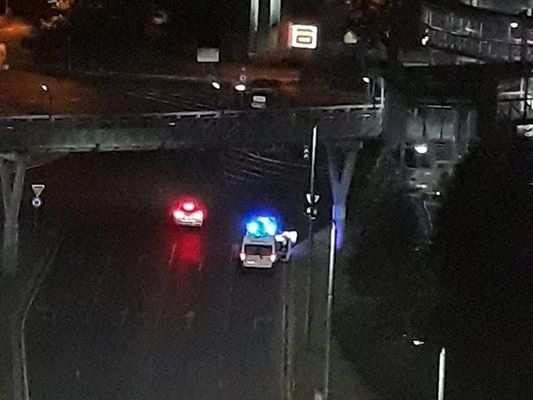 Пиян циганин подлуди Бургас с изпълненията си по тъмна доба 