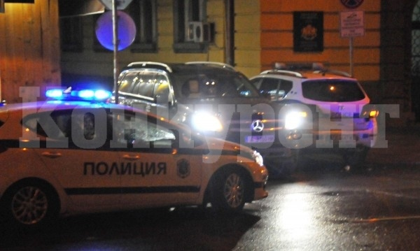 Среднощен екшън с младо момиче вдигна накрак ченгетата във Враца 