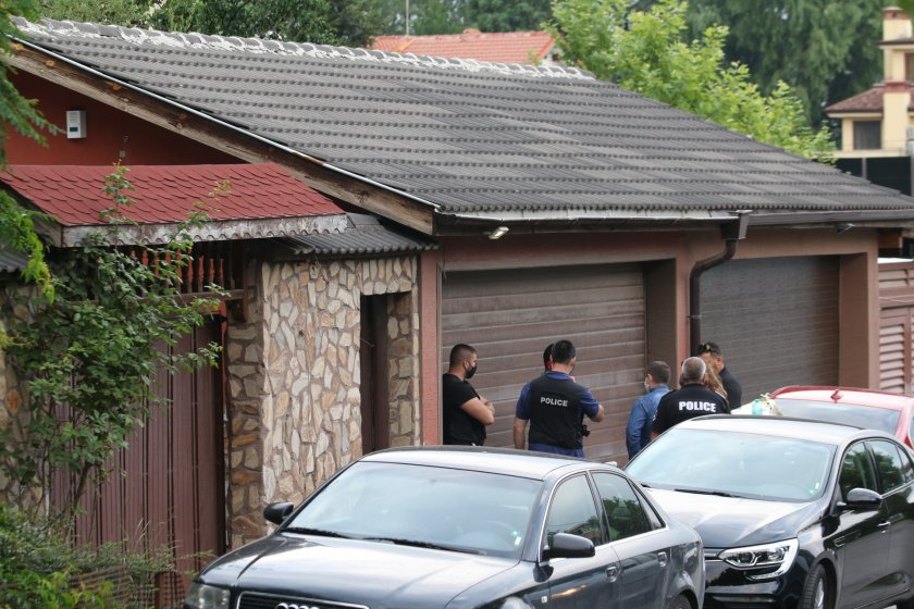 Извънредно! Спецaкция в дома на известен столичен бизнесмен СНИМКИ
