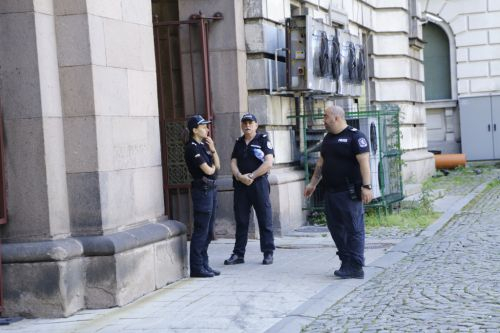 Акция: Спецпрокуратурата влезе в президентството! СНИМКИ