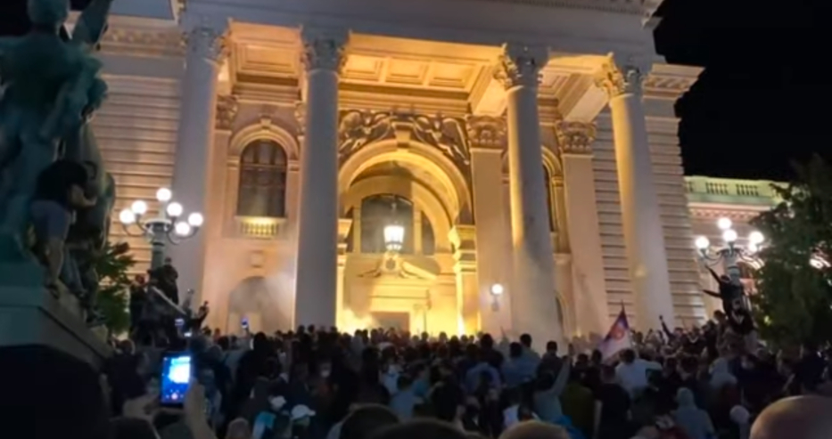 Заради протестите: Сърбия даде заден и се отказа от много строга мярка