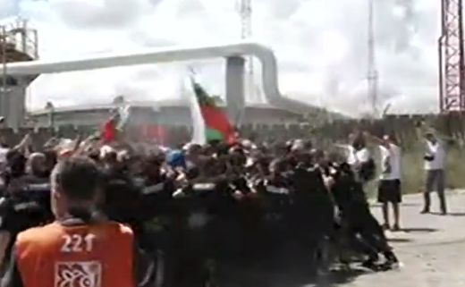 Напрежението в "Росенец" ескалира, протестиращи се сблъскаха с полицията ВИДЕО