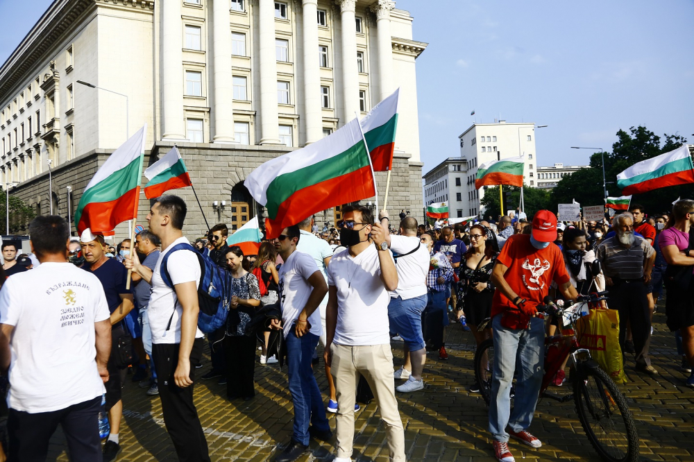 "Отровното трио" зове към ескалация на протеста