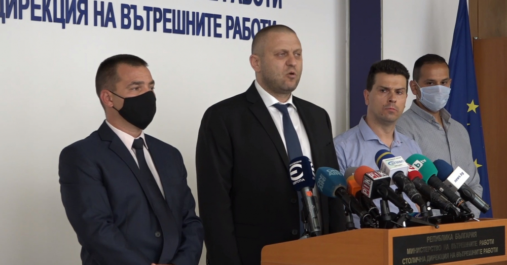 СДВР с нови данни за задържаните провокатори, които опитаха да нахлуят в Народното събрание ВИДЕО