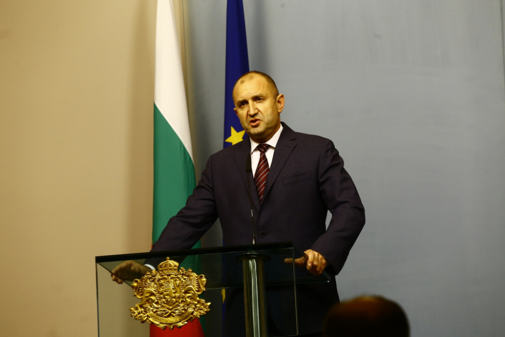 Румен Радев в обръщение към нацията не обели нито дума за погромите в София ВИДЕО