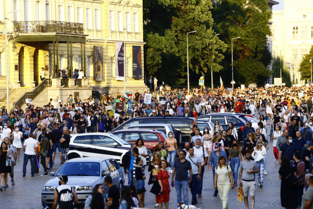 Отровното трио сипе закани за кръв: Ако няма оставка днес, утре ще бъдат смлени