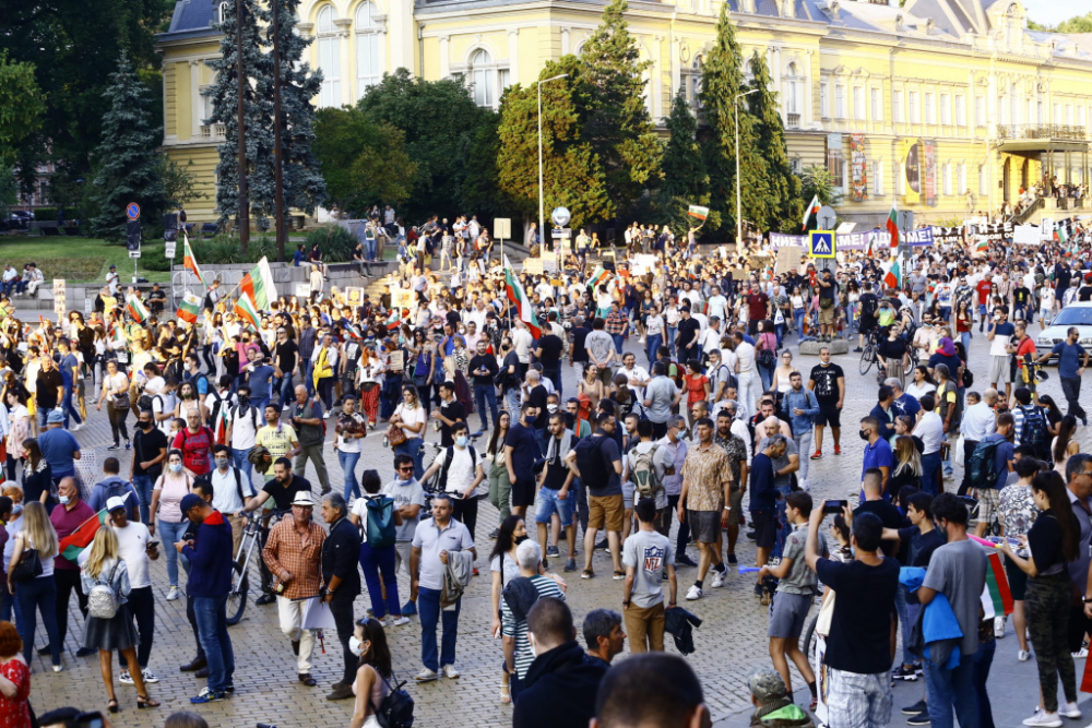 Отровното трио сипе закани за кръв: Ако няма оставка днес, утре ще бъдат смлени
