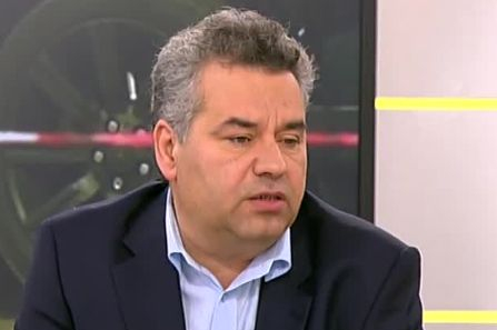 Журналист към президента: Братя Галеви пианисти ли са, че има техни хора на протеста?