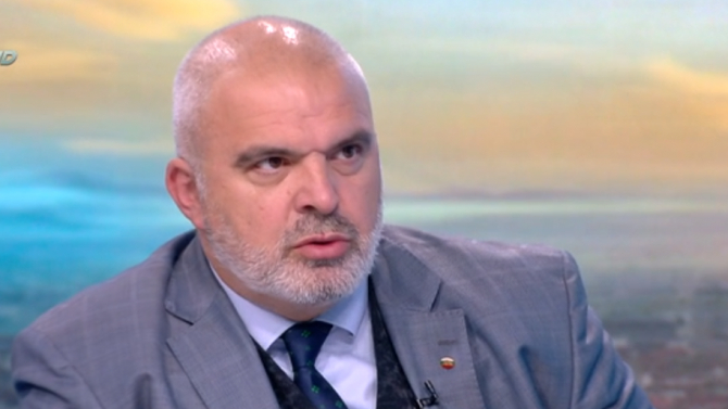 Манев: Кога прокуратурата пречи на Радев? Когато негови хора са разследвани