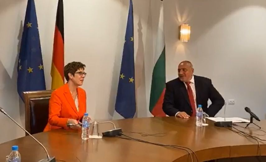 Премиерът се среща с германския министър на отбраната ВИДЕО 