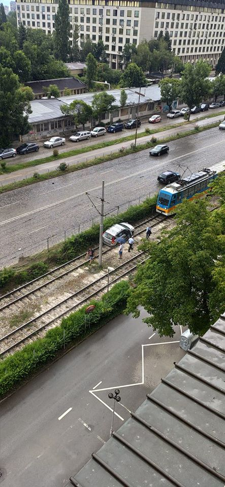 Ексклузивно в БЛИЦ! Първи СНИМКИ от поредния ужас в София