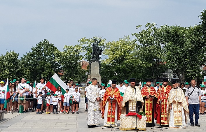 Ето как преминават тържествата в родния град на Левски СНИМКИ