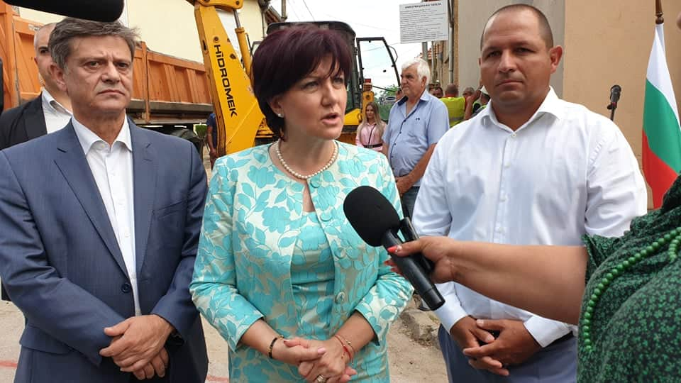 Ексклузивно пред БЛИЦ TV: Караянчева за вота на недоверие и записа от спалнята на Бойко Борисов 