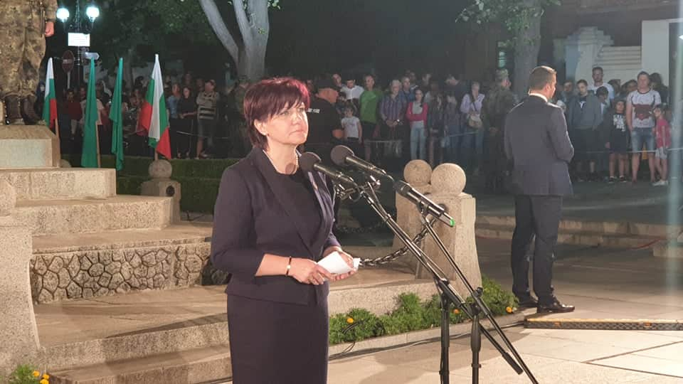 Цвета Караянчева с много силни думи за Левски от Карлово
