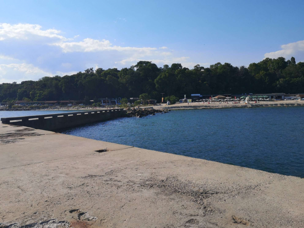 Ексклузивно в БЛИЦ! Зловеща мистерия около трупа от Първа буна във Варна СНИМКИ 18+