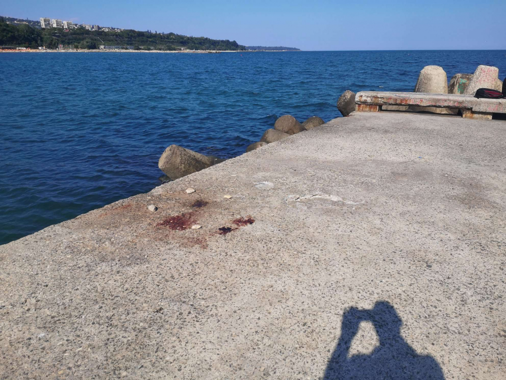 Ексклузивно в БЛИЦ! Зловеща мистерия около трупа от Първа буна във Варна СНИМКИ 18+