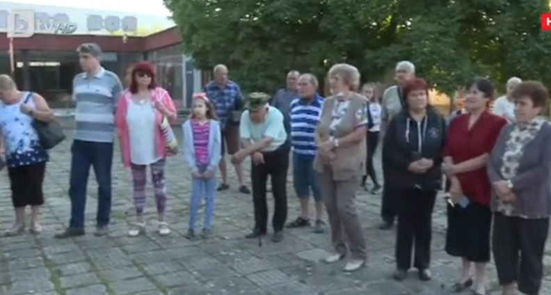 В Романско беснеят заради небивал блокаж, плашат с протест