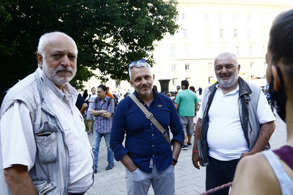 Лъсна зависимостта на „Отровното трио“ от Цветан Василев!