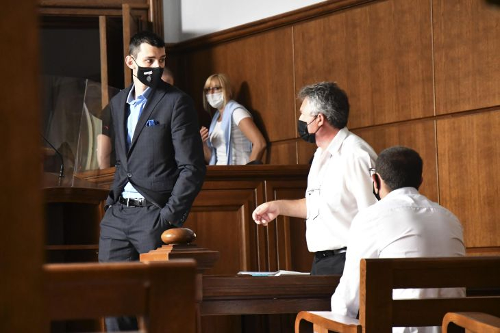 Ето кои са метежниците от Партийния дом, решиха съдбата им СНИМКИ