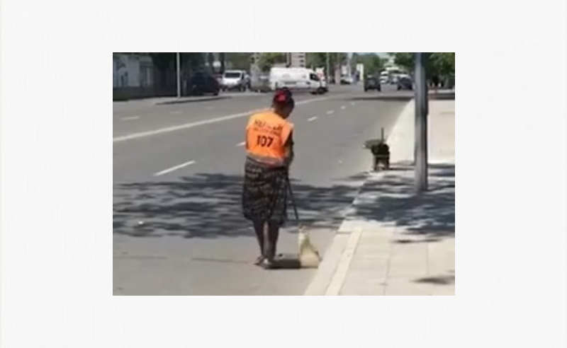 Уволниха служителка на чистотата в Бургас за трудов гаф ВИДЕО