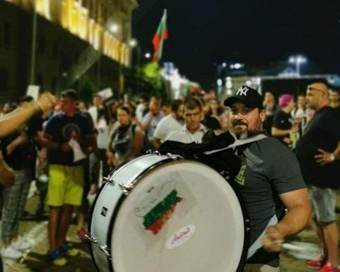 Псевдопротестърите Мариан Башур и Никола Вапцаров се скараха преди изборите 