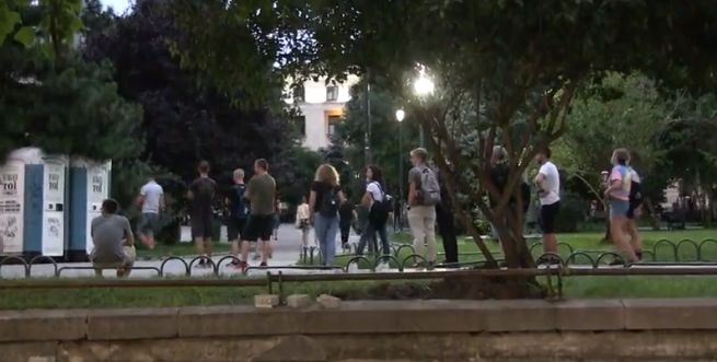 БЛИЦ TV: Голяма смрад по време на протестите в центъра на София