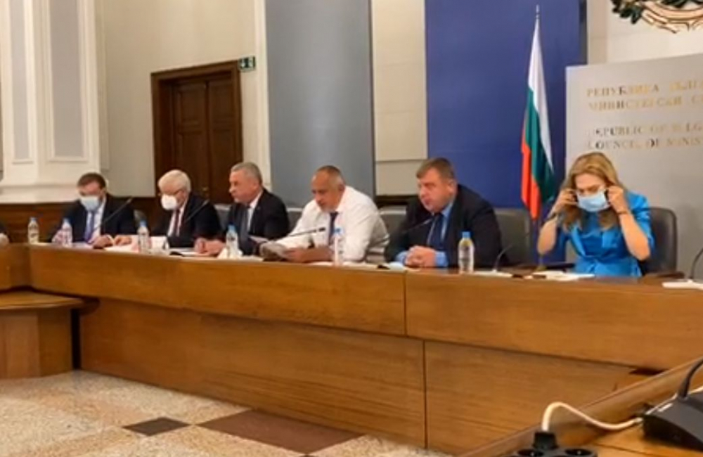 Борисов обяви колко много пари и на кого се дават заради кризата от К-19 ВИДЕО