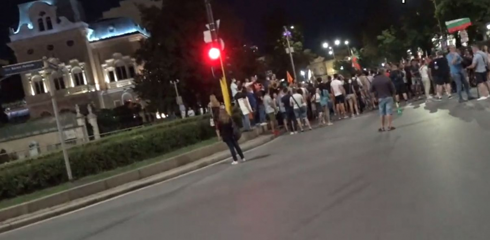 Напрежение пред СУ, протестиращи блокираха... СНИМКИ