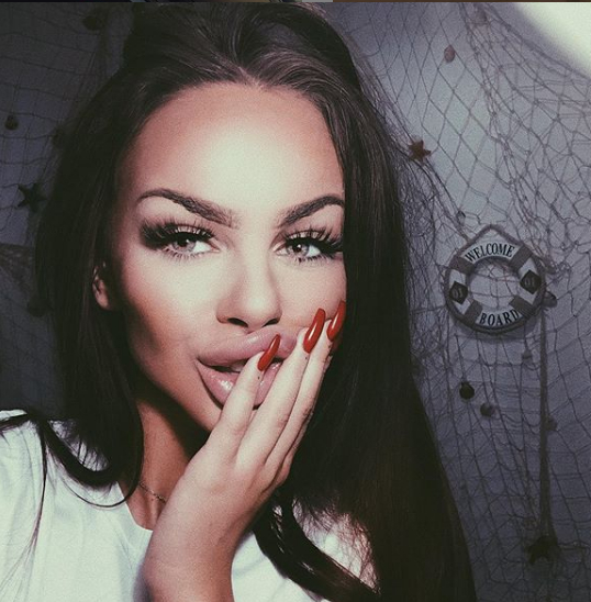 Разврат! Сузанита се съблече гола и показа как с гаджето й се... ВИДЕО 18+