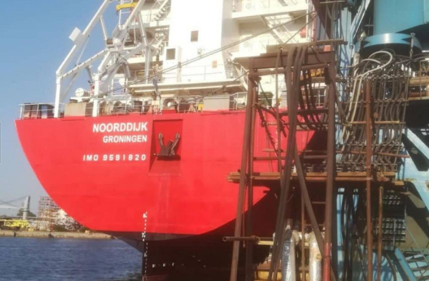 Лудост: Моряци от кораб в КРЗ „Одесос“ заразени с К-19, ходили на дискотека във Варна