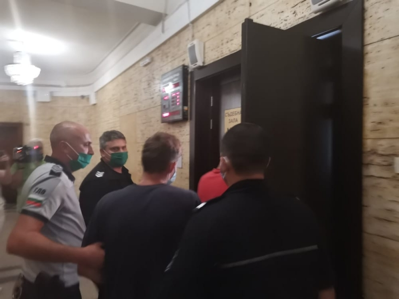 Зловещи разкрития за Александър, който уби дядо си, а после с вила ликвидира и втория мъж на баба си СНИМКИ