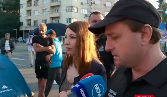 София пак парализирана: Протестъри не пускат градския транспорт, защото целта им била да причинят неудобство! СНИМКИ