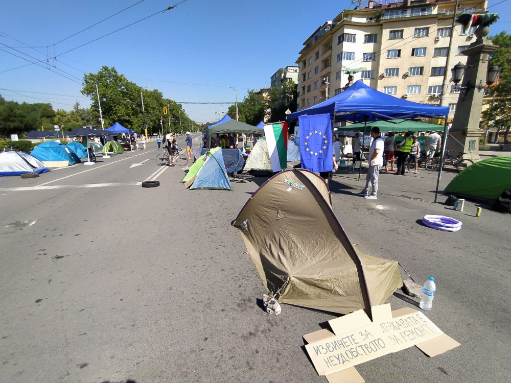 24 ден на протести: Блокадата на София продължава ВИДЕО