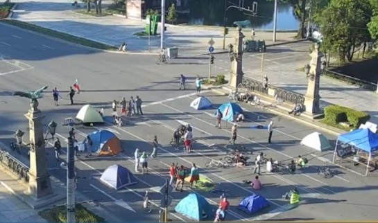 Криминални типове от БОЕЦ се инатят на Орлов мост и блокират София СНИМКА и ДОСИЕТА