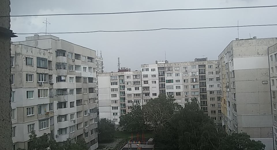 Обратът е факт! Лятна буря удари София СНИМКИ