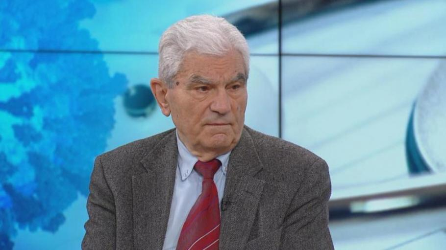 Академик Петрунов: Срам ме е, че има политици, приканващи към протести в тежката епидемия