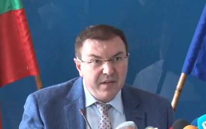 Здравният министър разкри ще се затягат ли мерките у нас заради черния рекорд