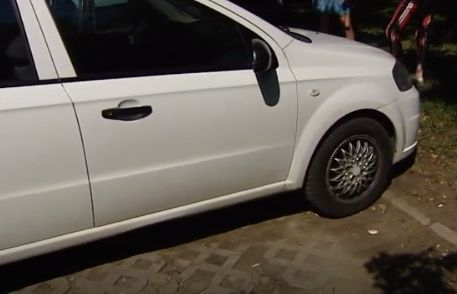 Столичанка паркира пред собствения си блок и съжали жестоко ВИДЕО 