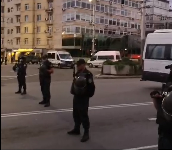 Извънредно: Спецакция на полицията разчисти блокадите на протестиращите в София СНИМКИ